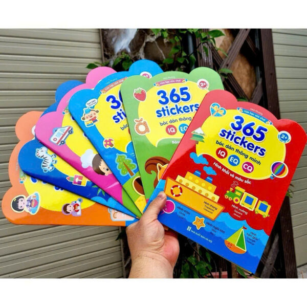 Sách 365 sticker bóc dán - Hình ảnh 2